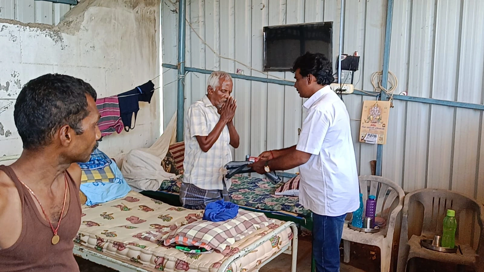 Dhavamani Trust elderly service activity